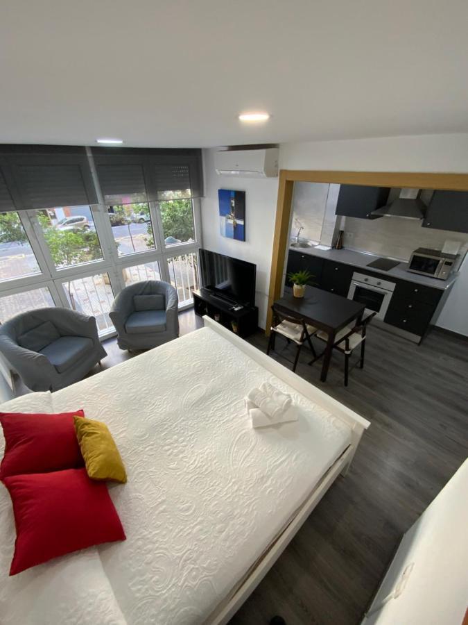 Reyna Apartamentos Malaga Zewnętrze zdjęcie