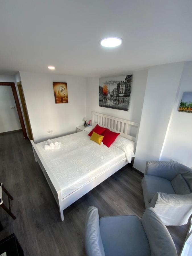 Reyna Apartamentos Malaga Zewnętrze zdjęcie