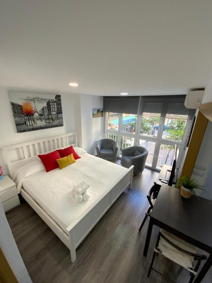 Reyna Apartamentos Malaga Zewnętrze zdjęcie